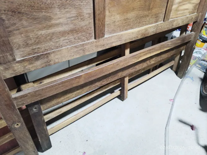 Cama de casal de sucupira