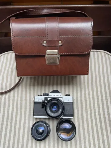 Câmera analógica Praktica Super TL1000 RARIDADE - Kit com 3 lentes e maleta