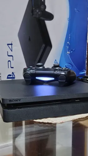 PS4 SLIM - IMPECÁVEL