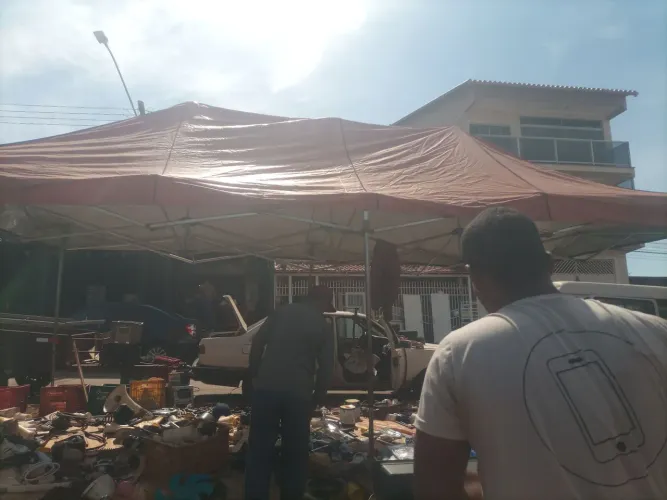 Tenda 3 por 6 lona galvanizada estado da barraca muito boa