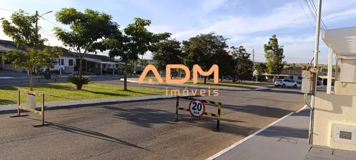 Casa em Condomínio Fechado para alugar 3 Qtos - Reserva do Bosque - Senador Canedo - 76m²