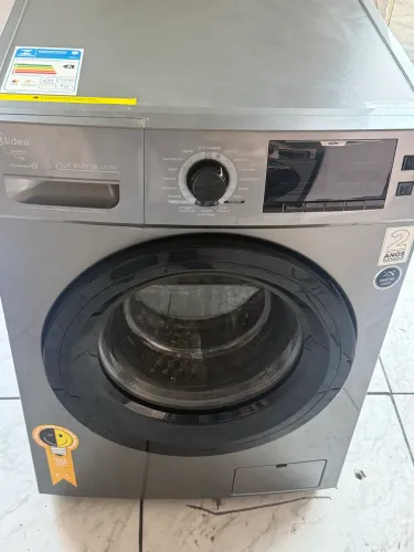 Máquina de lavar roupas frontal Midea