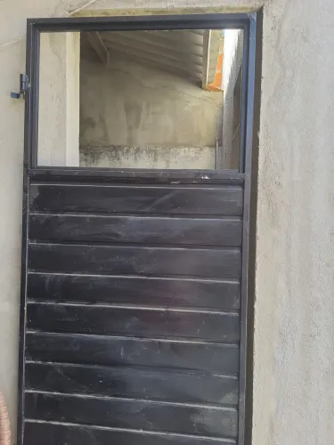 Porta em Metalon