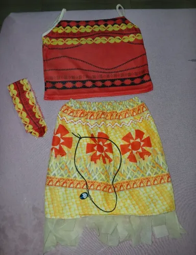 FANTASIA DA PERSONAGEM MOANA 4/5ANOS USADA 1VEZ 