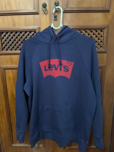 Moletom Feminino Levi?s com capuz e bolso canguru - cor azul - Tamanho G (Large)