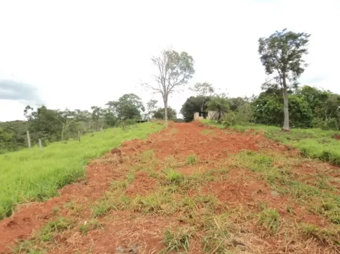 Pará de Minas - Sítio - 23.300 mº - Só R$ 10.000,00 de entrada - Oportunidade Única