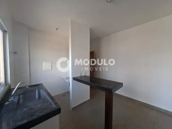 Apartamento residencial disponível para locação no bairro Santa Mônica.