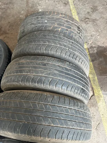Pneus 265/65r17. 100,00 cada