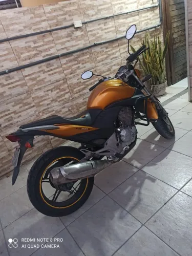 Moto CB 300