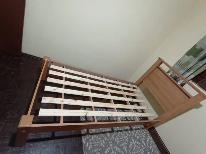 Cama de solteiro usada em ótimo estado