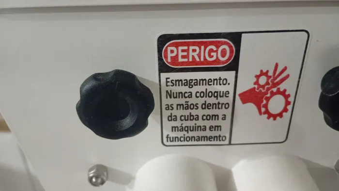 Máquina de massas e salgados