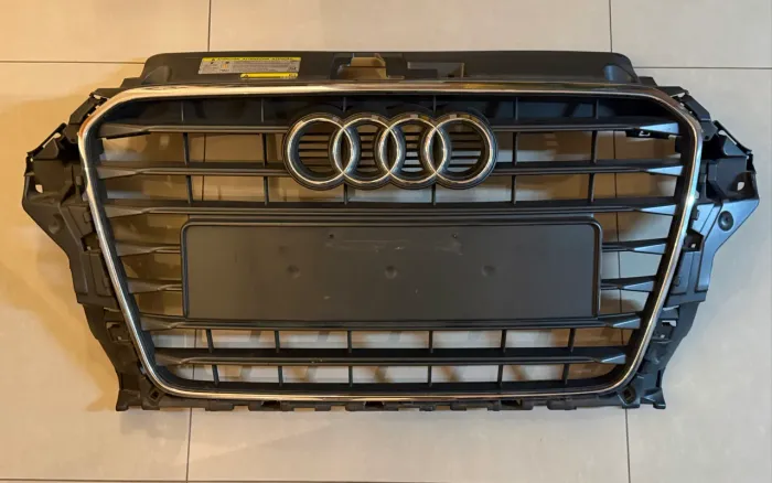 Grade frontal Audi A3 Sportback 2015