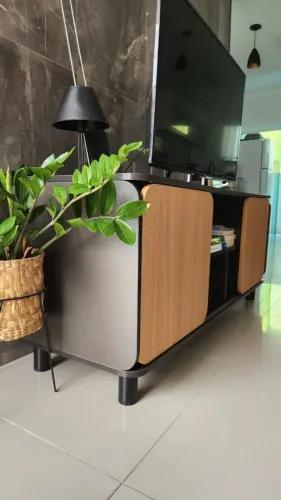 Rack da elements todo em mdf. Em perfeito estado, tem apenas 1 ano de uso. Cor chumbo.