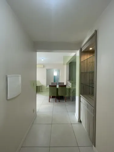 Apartamento mobiliado com sacada e churrasqueira no centro de São Leopoldo