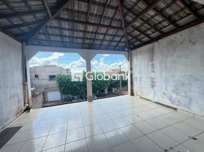 Casa 4 quartos à venda Antônio Pimenta 280m² Montes Claros MG
