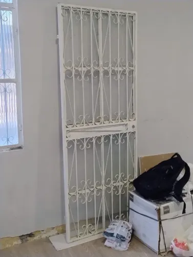 Porta de ferro- retirada não faço entrega aceito cartão 