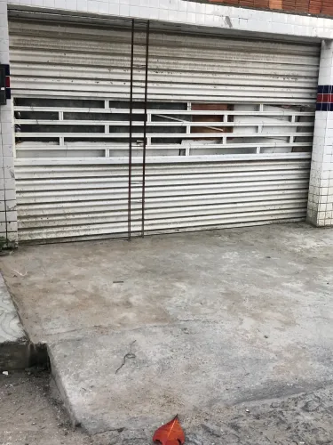 Portão de correr alumínio e portas de vidros