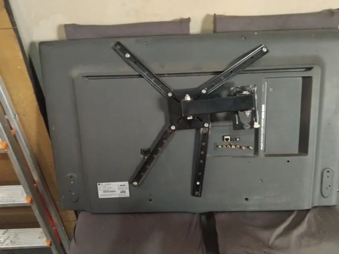 Tv LG 42 polegadas,450.00