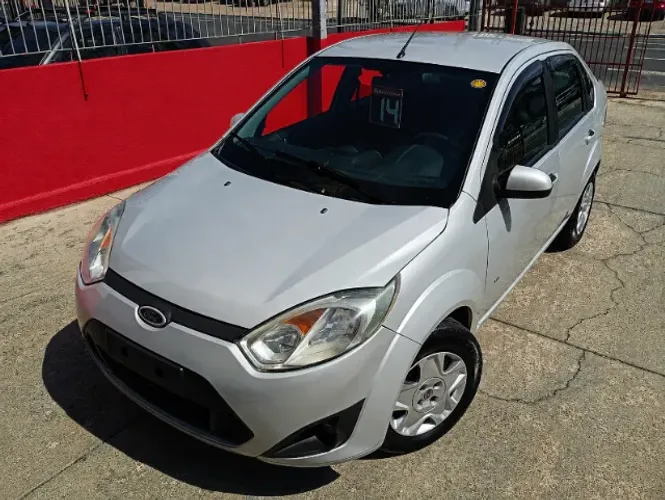 Ford Fiesta Sedan SE 1.6 8V Flex 4P 2014
