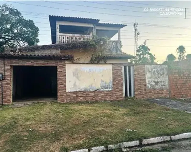 Casa 173m² com terreno 240m² DESOCUPADA | Centro, Cajapió-MA