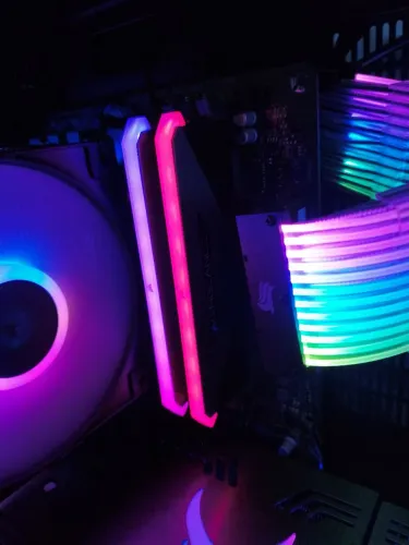 16gb memória RAM Corsair vengence RT ddr4 RGB 3200mhz