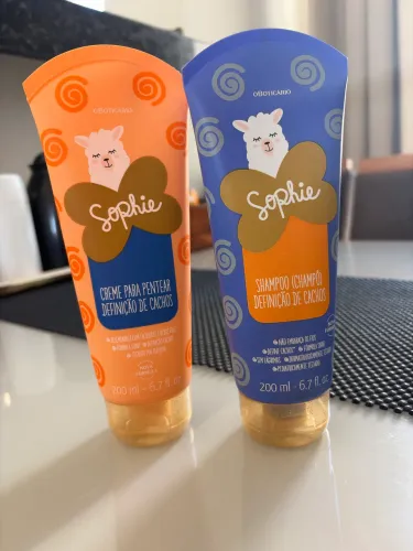 Linha infantil sophie - shampoo e creme para pentear 