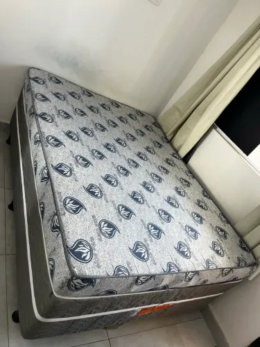 Cama box casal + colchão extra