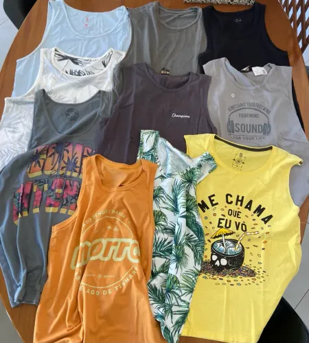 Roupas masculinas 10$ cada( mínimo 5 peças)Lote 36 peças - 180$ 