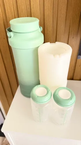 Momcozy Refrigerador de Leite Materno Portátil 22oz + Garrafinhas