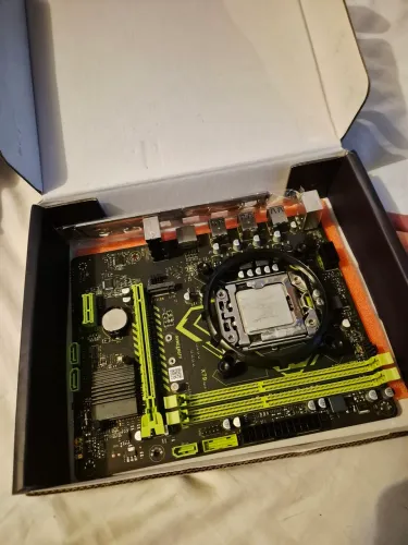Conjunto placa mãe + processador Qiyida x79 com LGA 1356 E5 2430 (Nova)