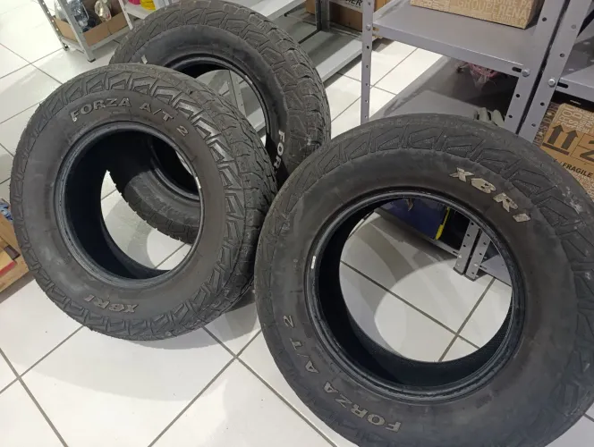 3 pneus USADOS de caminhonete 255/70 R16 XBRI FORZA A/T2   roda muito ainda<br>