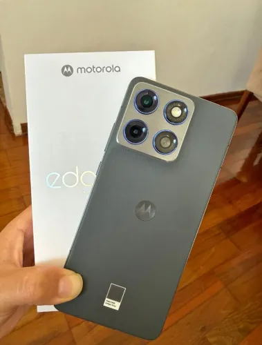 Celular novo e lacrado na caixa Motorola 70 Edge 256 rom 24 ram