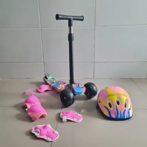 Patins Infantil com Acessórios - Muito Conservado