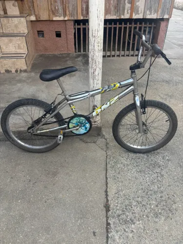 Bicicleta BMX DNZ FLY aro 20.