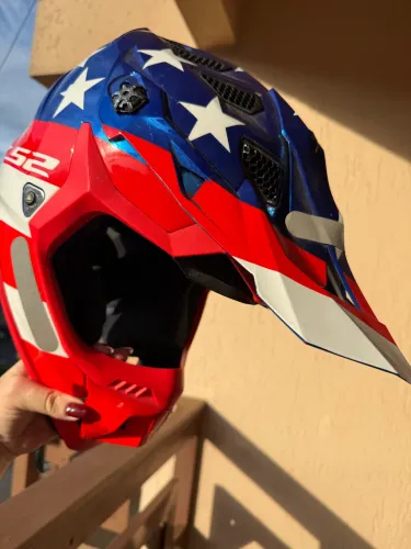 Capacete Motocross LS2 Subverter (EUA / Estrelas) - Tam.62 - Estado de Novo!
