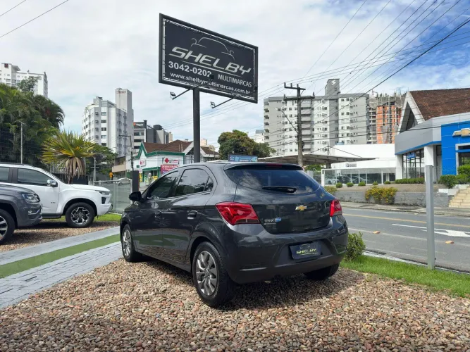 Chevrolet Onix Hatch Advantage 1.4 8V Flex Aut. 4P 2018