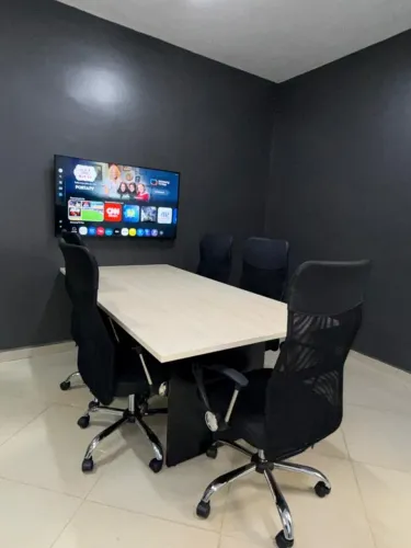 Mesa de Escritório Dubai c/ Preta 2,00 x 1,00m - Excelente Estado