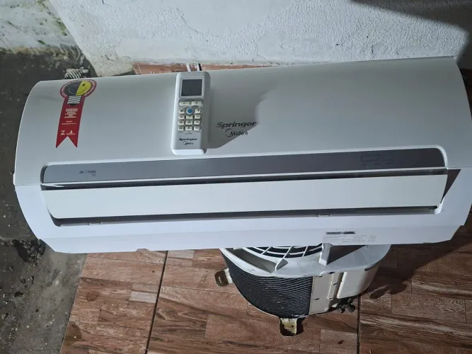 Vende-se  ar-condicionado 