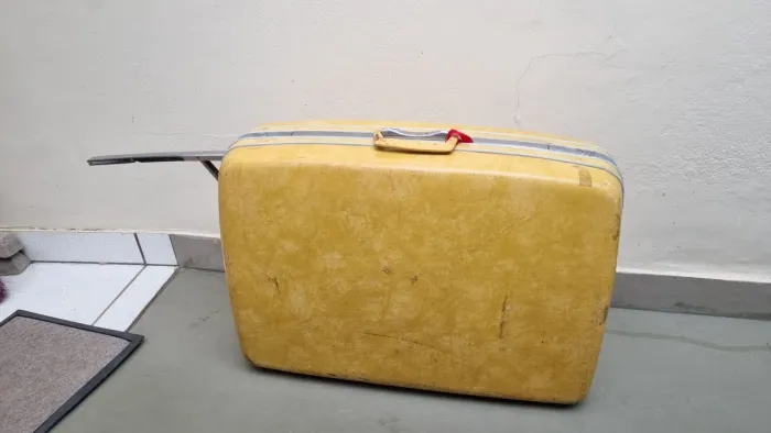 Mala Samsonite antiga, usada