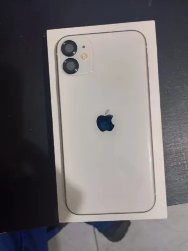 Celular iPhone 11