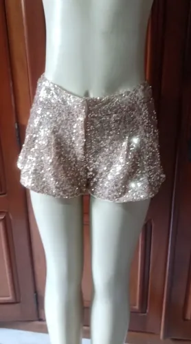 Shorts de lantejoulas Dourado 
