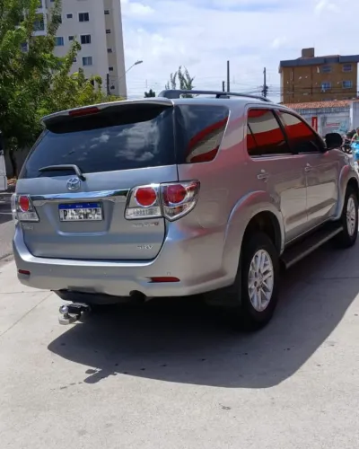 Toyota Hilux SW4 SRV D4-d 4X4 3.0 TDI Dies. AUT 2015