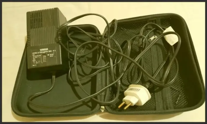 Fonte Importada com bolsa,  para Teclado Yamaha de alta potência  !