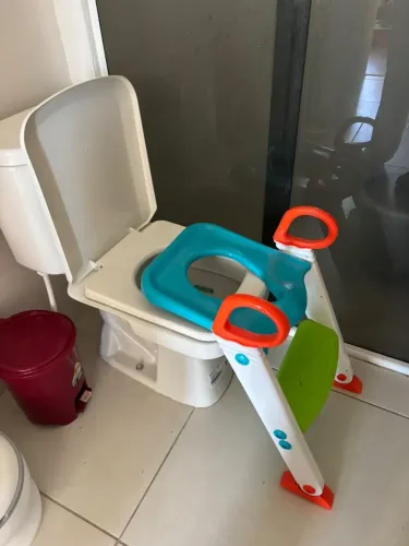 Vendo ótimo assento elevação para criança