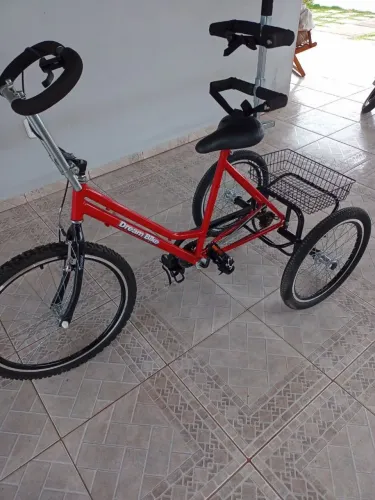 Vendo essa bicicleta adaptada nova nunca usada