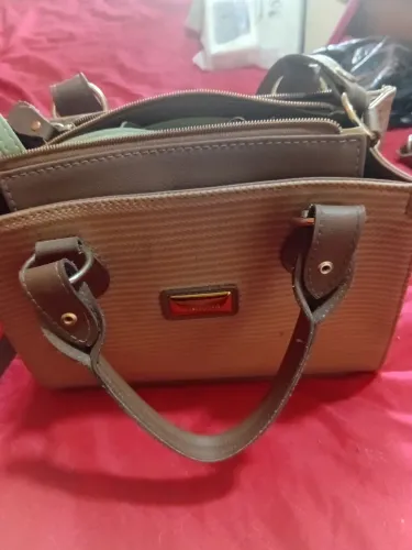 Bolsa de ombro e mão 