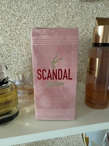 Perfume Scandal original lacrado 80ml