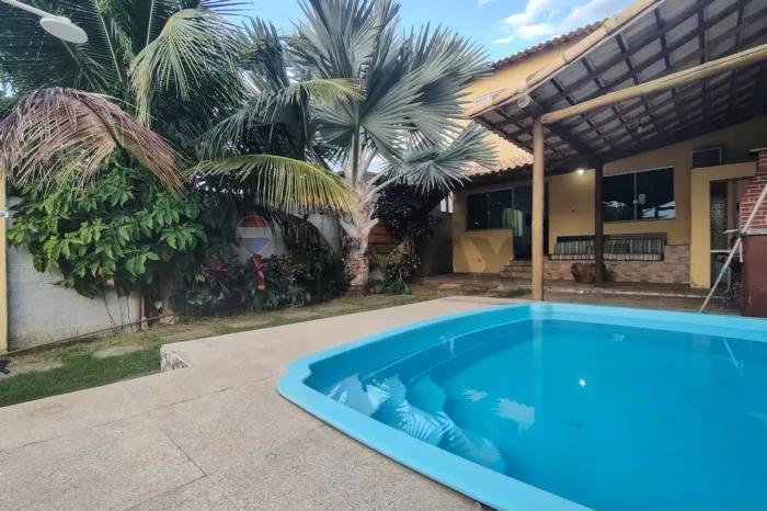 À venda duas casas independentes com piscina e vista permanente para as serras em Tucuns, 