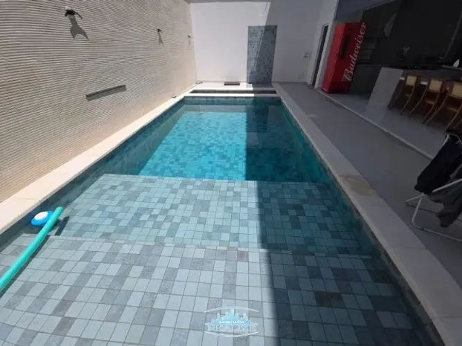Código 4693 -  Vende casa duplex porteira fechada no bairro Cidade Nobre