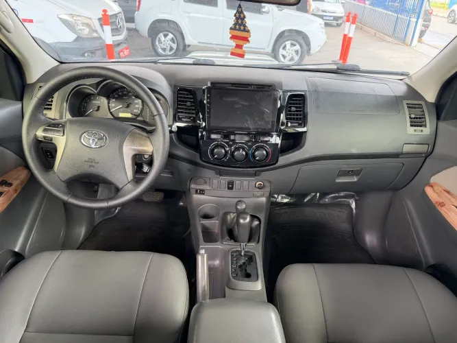 Toyota Hilux CD SR D4-d 4X4 3.0 TDI Dies Aut. 2013